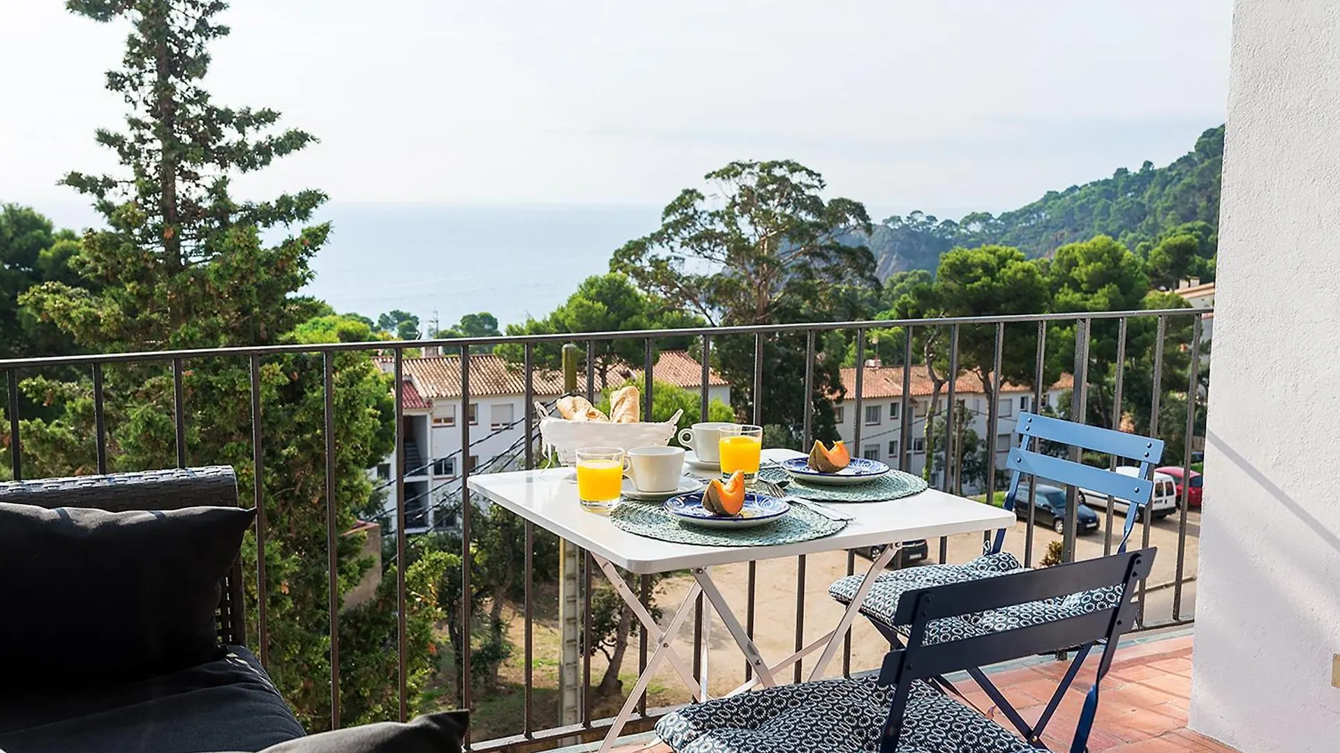 Azteka Blue 2 Bed Apartment Calella De Palafrugell
